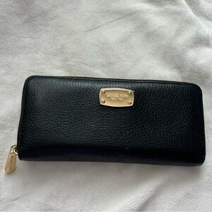 Michael Kors zipper wallet